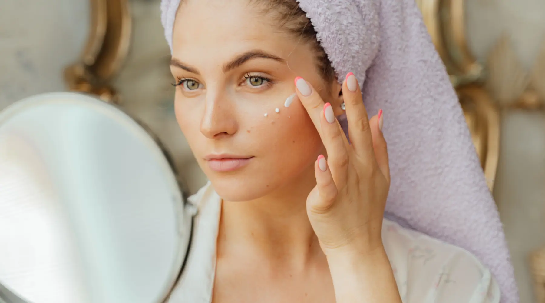 https://sonyadakar.com/products/beauty-box-sensitive-skin-system